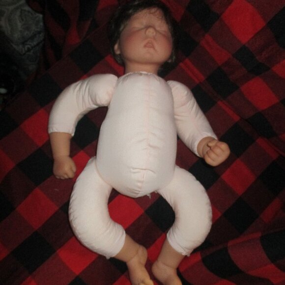 Lee Middleton 1994 life like sleeping doll reborn realistic - Picture 7 of 9